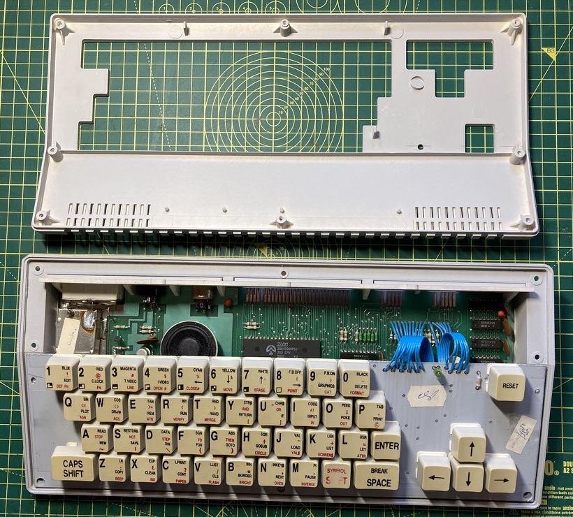 Didaktik M with keyboard still in place